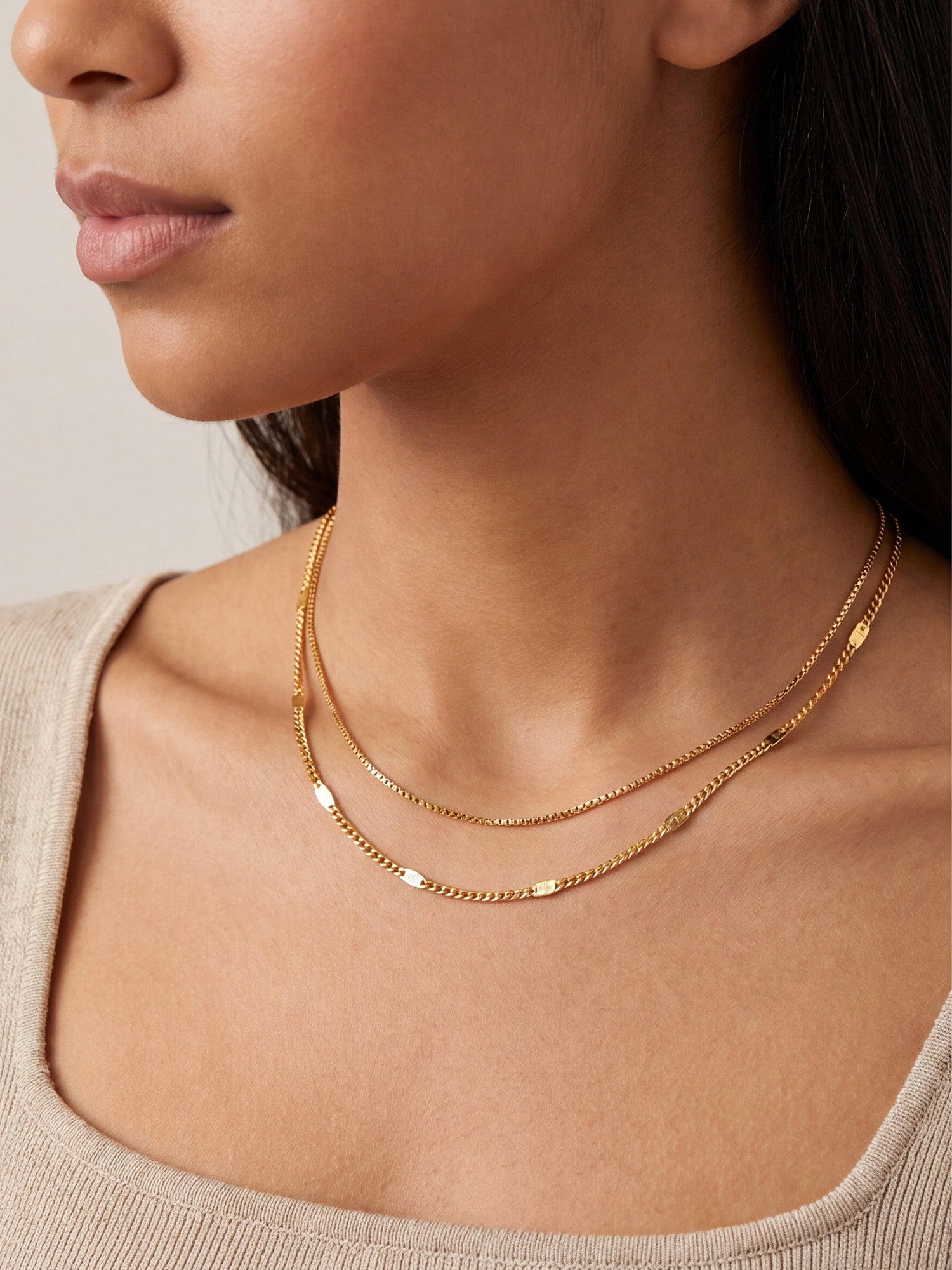 Fine Curb Chain Necklace in Gold