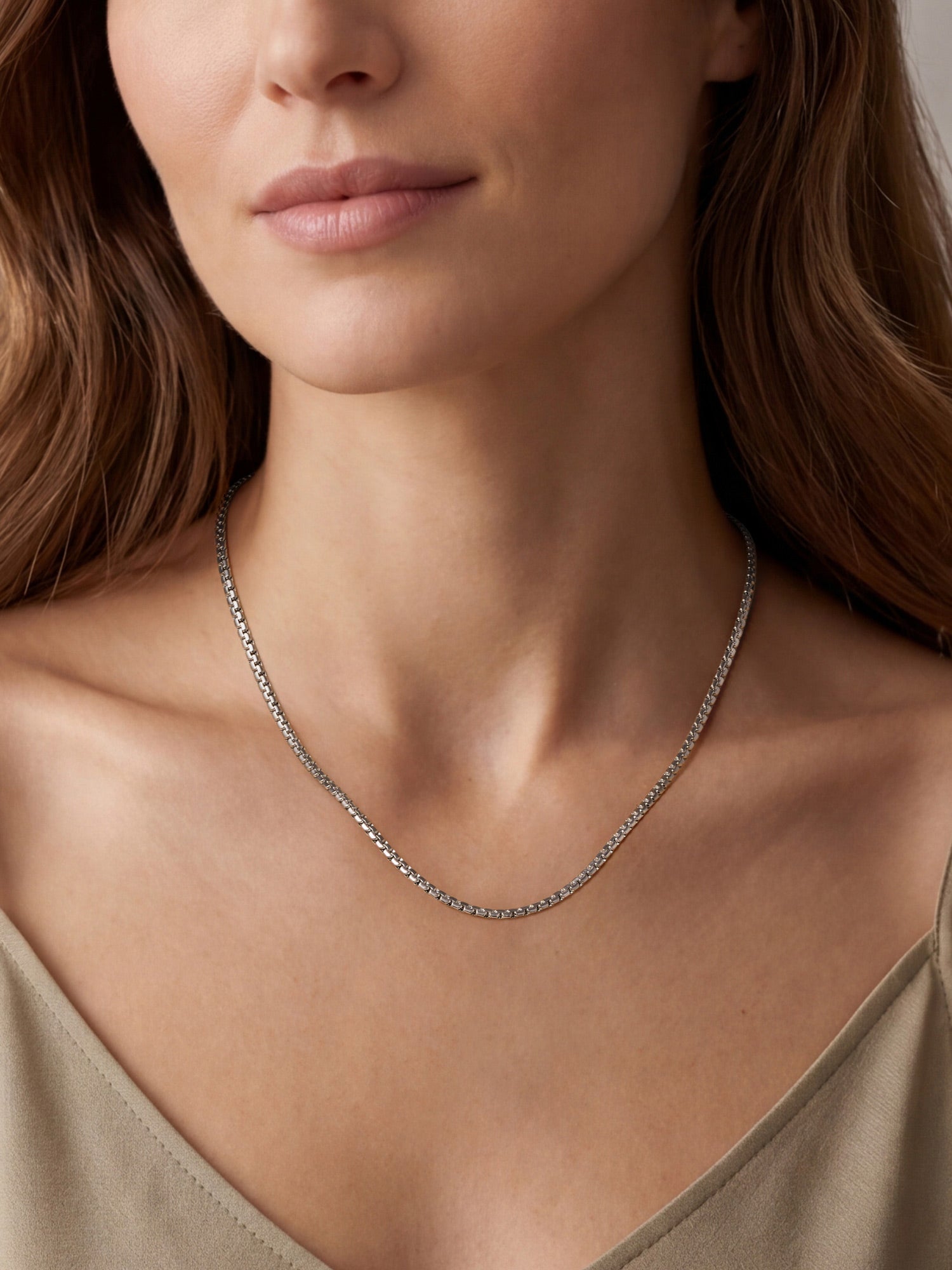 Fine V Chain Necklace in Silver