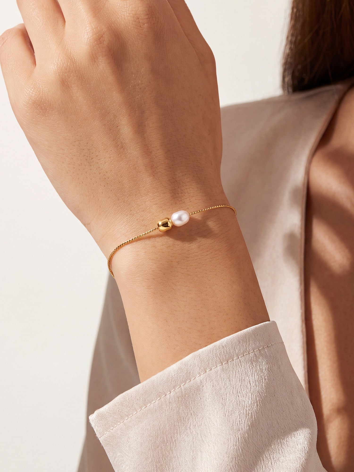Pearl Bracelet in Gold
