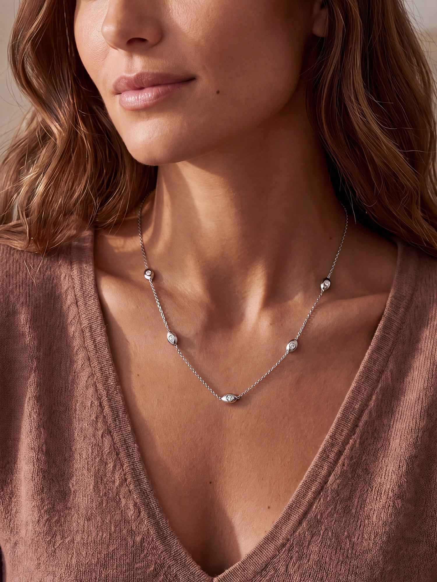 Pebble Station Necklace in Silver