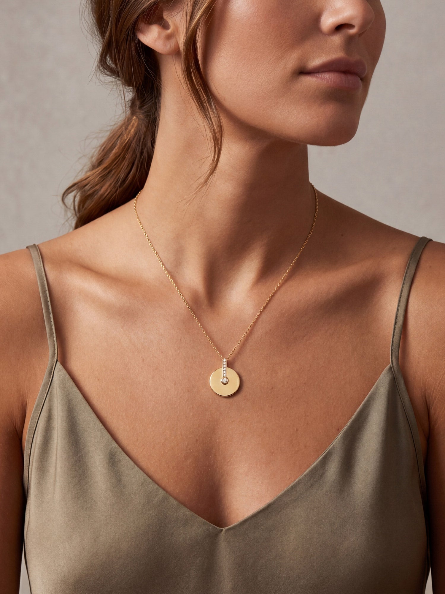 Solitaire Pendant Necklace in Gold