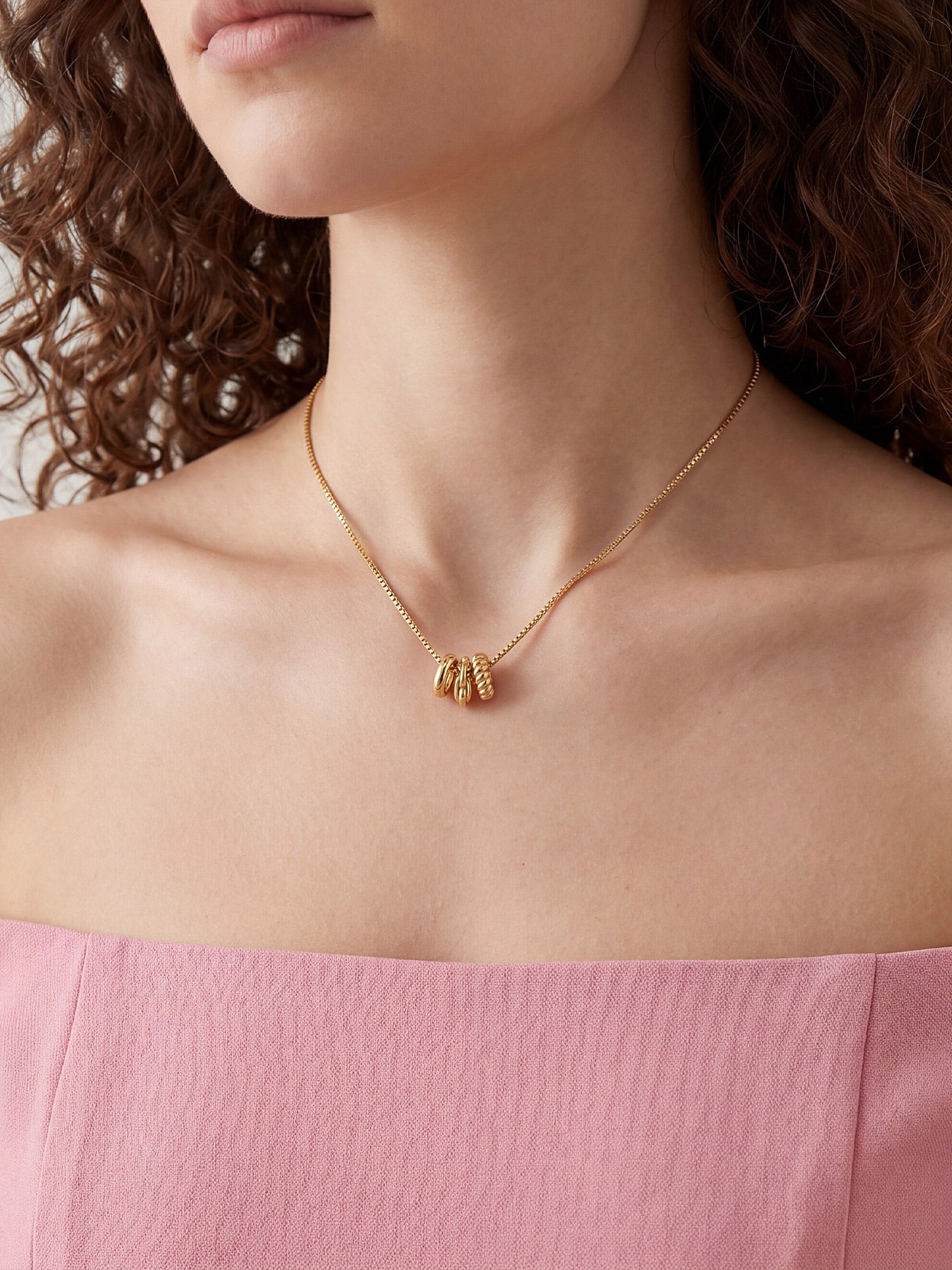 Trio Barrel Pendant Necklace in Gold
