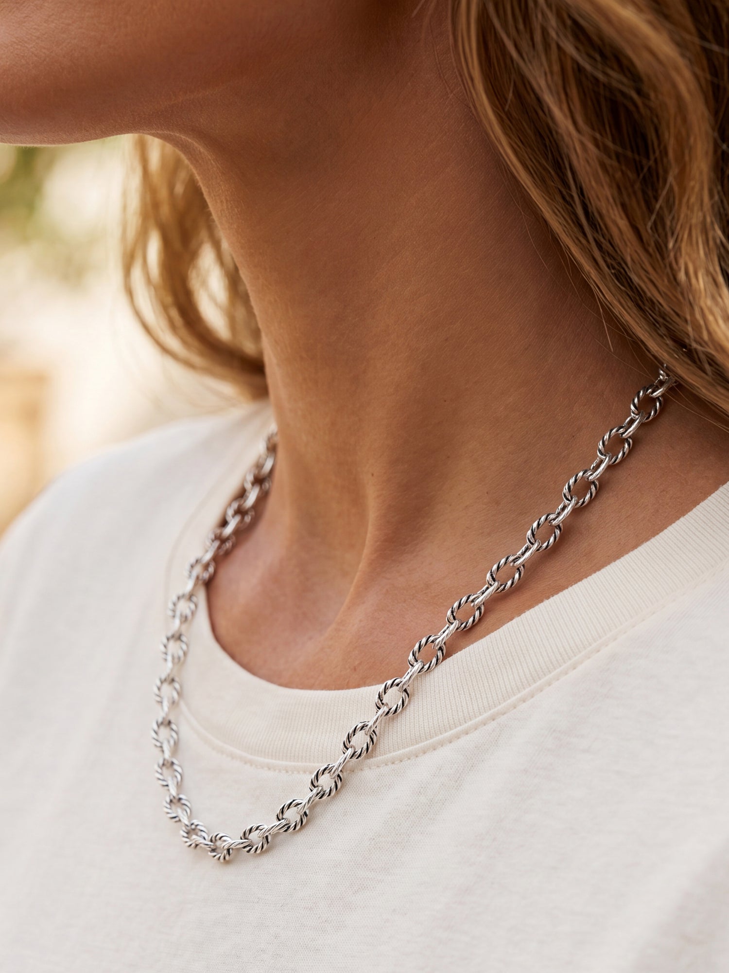 Twisted Link Chain Necklace in Silver