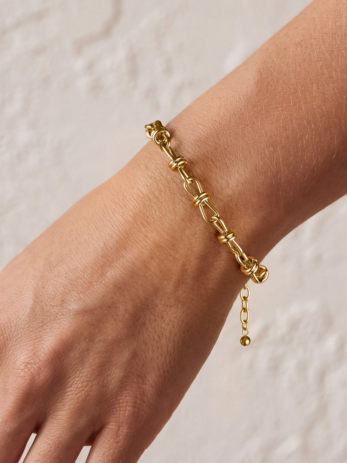 Knotted Link Chain Bracelet in Gold