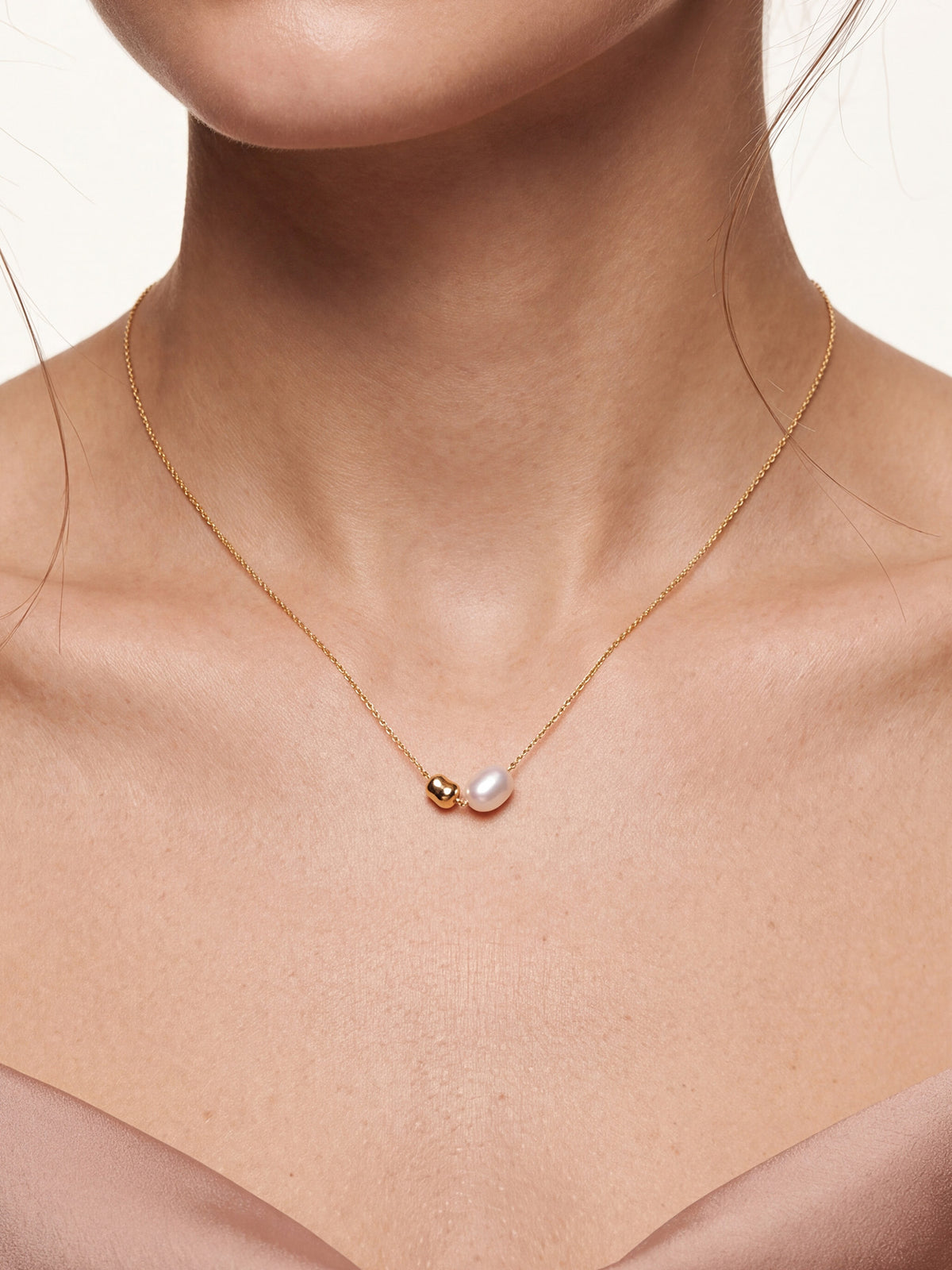 Pearl Bead Pendant Necklace in Gold