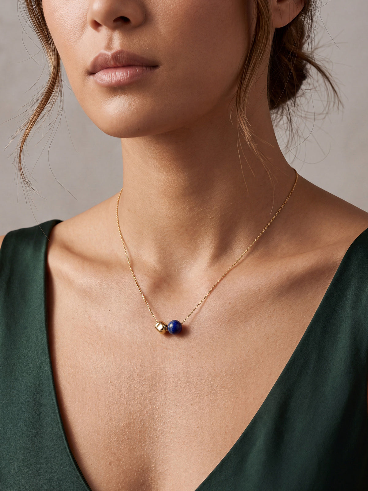 Round Lapis Lazuli Pendant Necklace in Gold